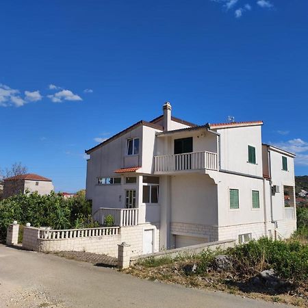 Apartment Arka Vinisce Exterior photo